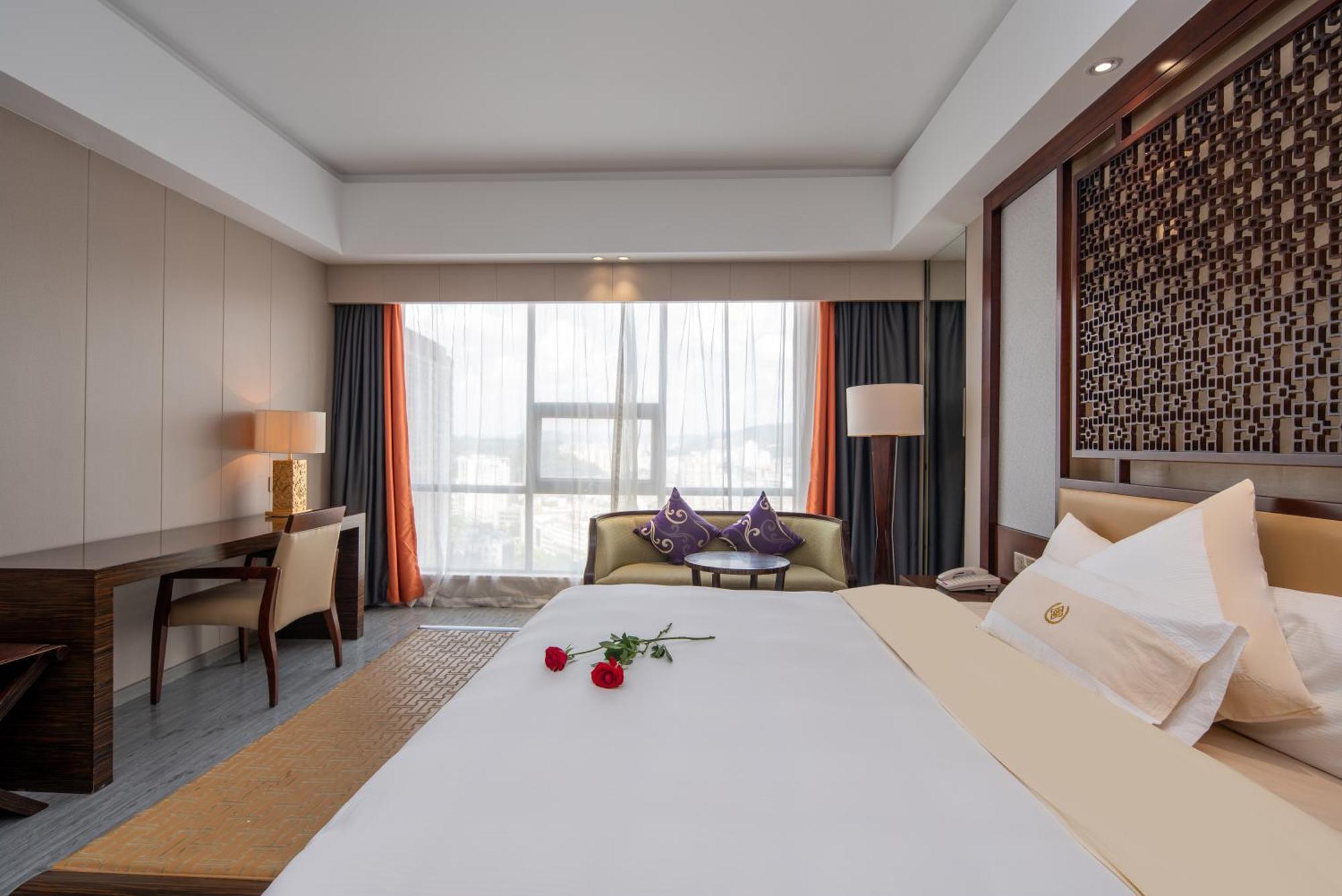 King Royal Hotel Yunfu Ngoại thất bức ảnh